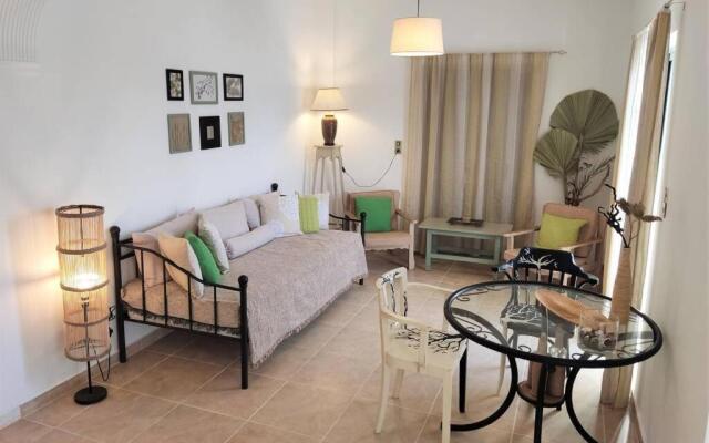 Apartment 100m2, center of Sitia, WiFi, 350m beach