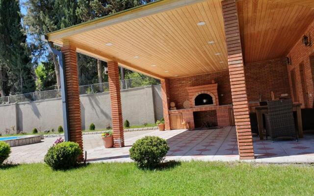 Cosy House with Private Pool and Barbecue Place
