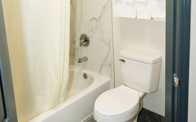 Quality Inn Rome South