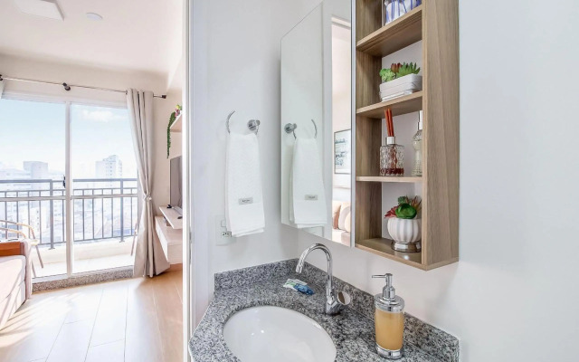 Apê iluminado e com vista alta no Brás