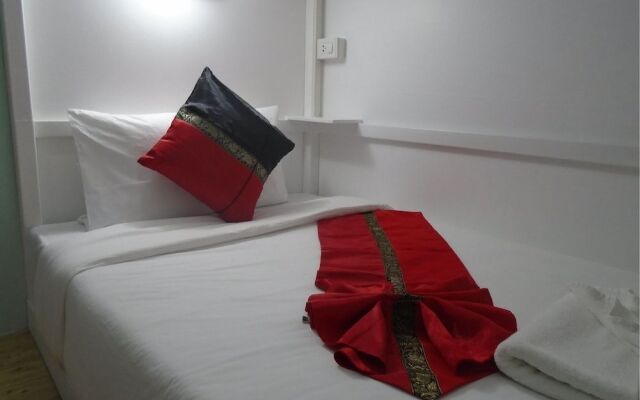 Panda Hostel Phuket - Adults Only