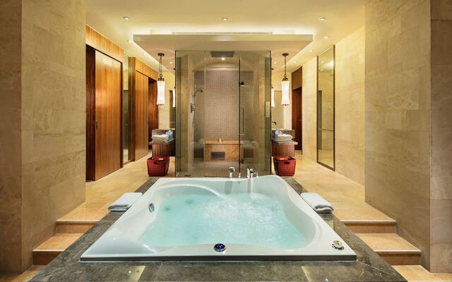 Hilton Sanya Yalong Bay Resort & Spa
