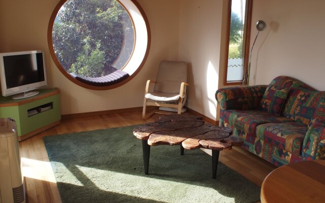 Beachside Retreat West Inlet – Guest Rooms – Stanley