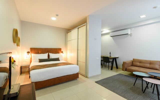 Sea Land Suites