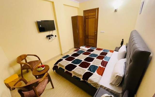 Fortune Home Service Apartment 4Bhk D-36