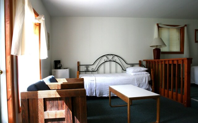 Chestnut Grove Resort