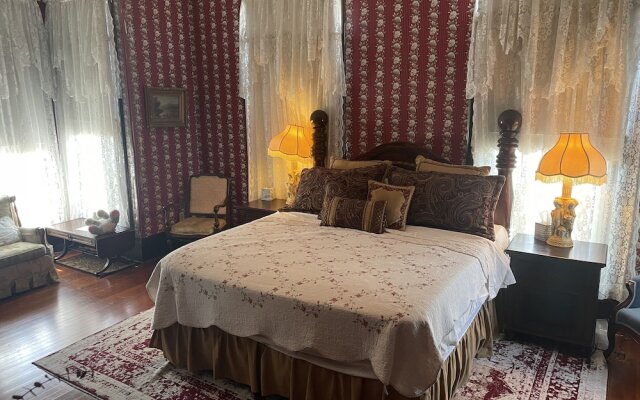 Grand Gables Inn Bed & Breakfast