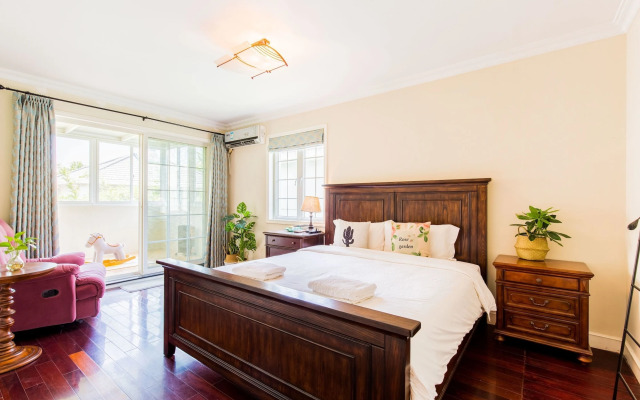 Cambridge Villa with 5 BRs