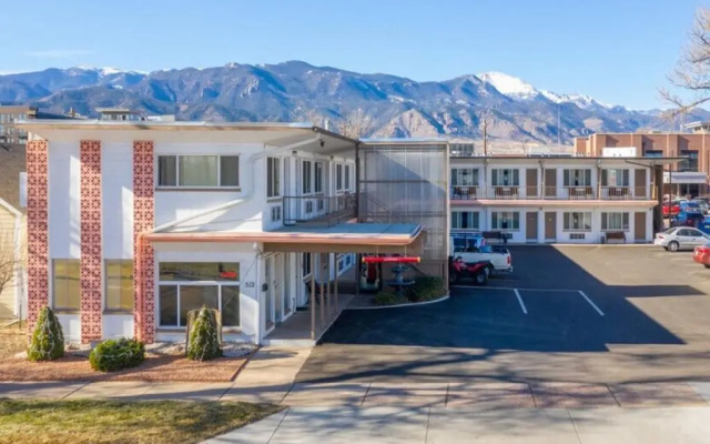 Nevada Flats Hotel