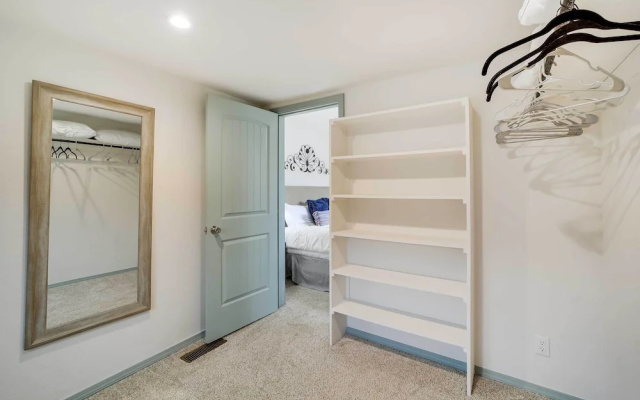 Tulsa Vacation Home ~ 3 Mi to Downtown