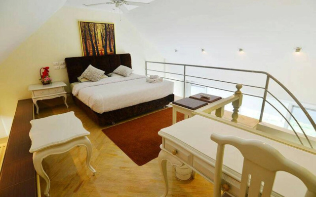 Galare Thong Tower – Guest Rooms – Chiang Mai