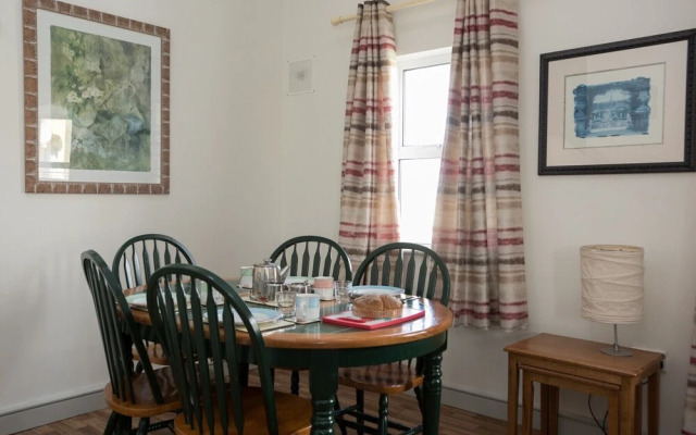Spanish Cove Holiday Home Sleeps 5