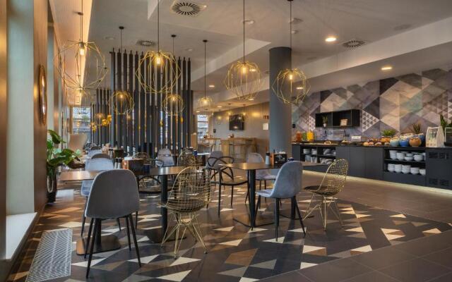 Holiday Inn - the niu, Ridge Halle Central Station by IHG