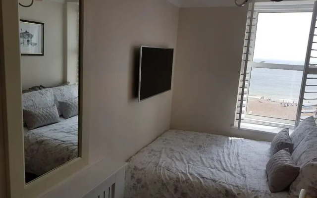 Direct Sea Views, Seafront Location & Free Parking