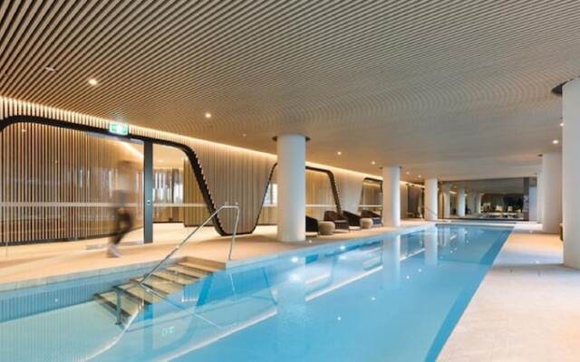 Onelife Docklands Luxury Apartment