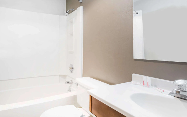 Super 8 by Wyndham Bremerton