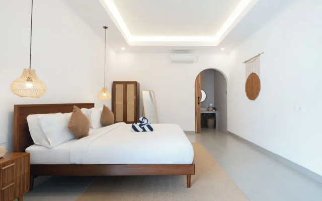 Villa Kamila 2 by Villa Finder – Guest Rooms – Kerobokan Kelod