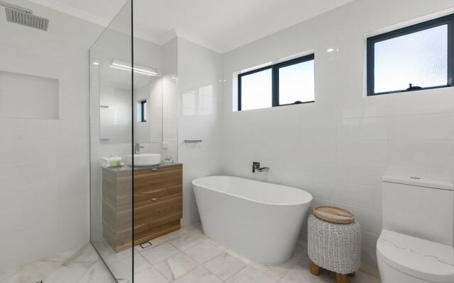 Breathtaking views of Sunshine Beach - Unit 7/21 Park Crescent