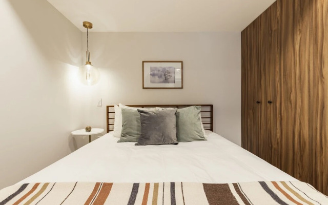 Casai Roma 2 BR Spacious Condo