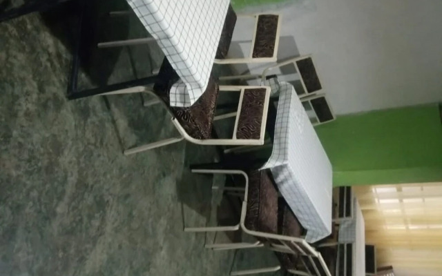 Mwaki-Mugi Hotel & Campsite
