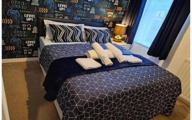 Fantastic Large Room with  free parking