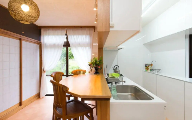 South Window Onna-son