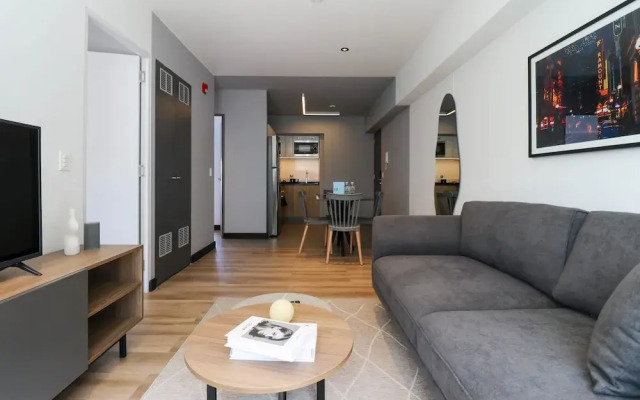 w Resplendent 2BR w Great Balcony in San Isidro
