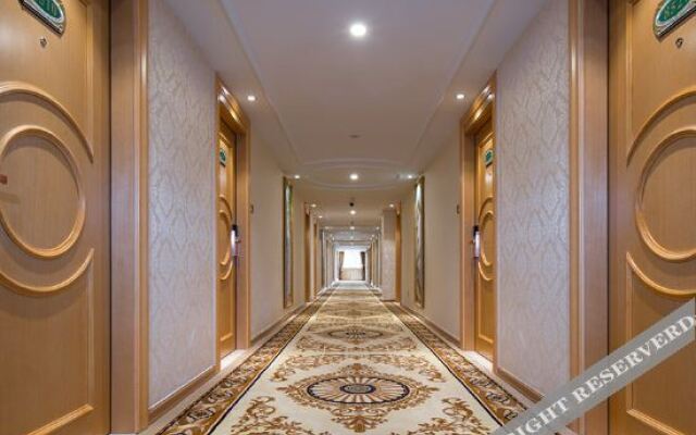 Vienna Hotel (Dongguan Huangjiang Meitang Subway Station Brnch)