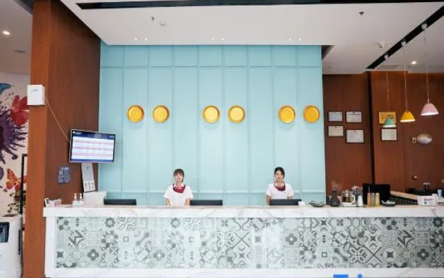 Gemei Hotel (Ganzhou Weiwu Plaza Jinqiao Building)