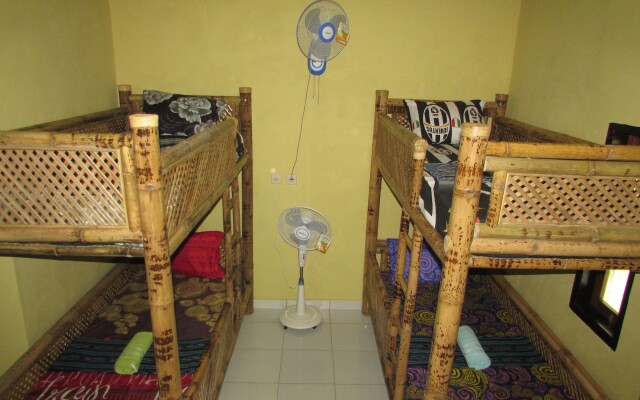 OYO 1662 Zury Homestay