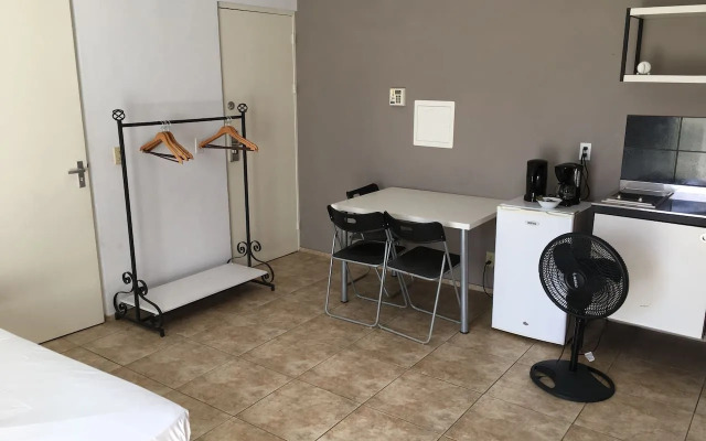 Studio in Beautiful City Garden