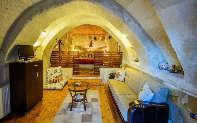 Adanos Konuk Evi
