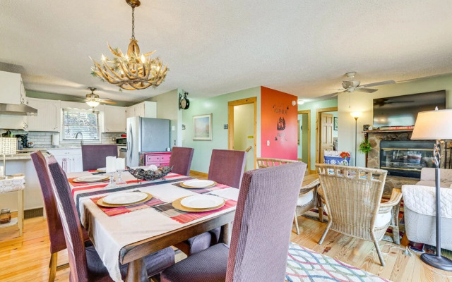 Pet-friendly Hiawassee Cabin w/ Lake Views & Sauna