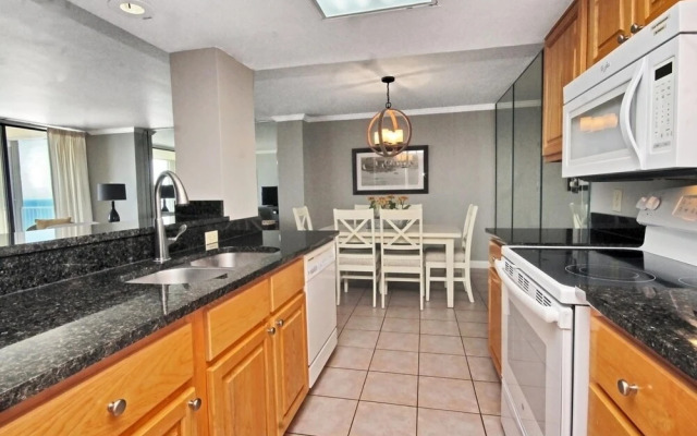 Whaler by Youngs Suncoast