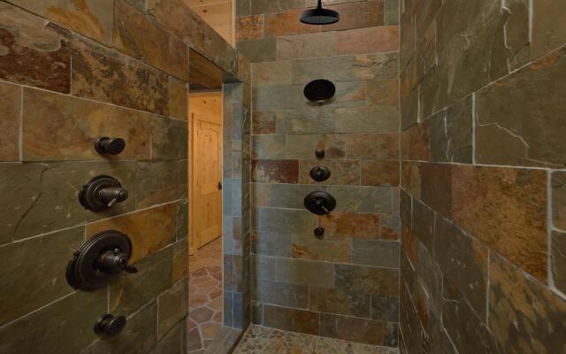 Copper Creek Lodge in Gatlinburg