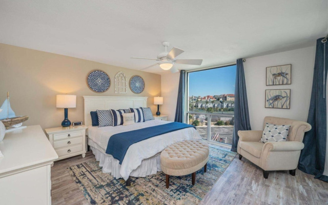 Shoreline Towers 3042 2 Bedroom Condo