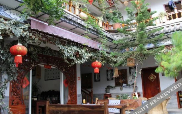 Honglinge Inn (Dali Ancient Town South Gate)