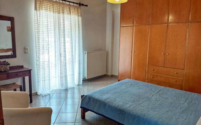 Koukos House surrounded by nature