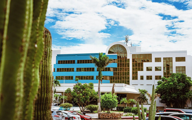 San Carlos Plaza Hotel, Beach & Convention Center
