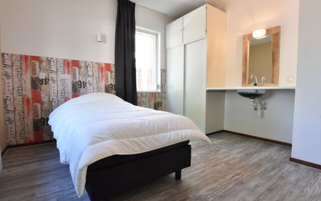 Holiday home in Dalfsen with terrace and garden with barbecue