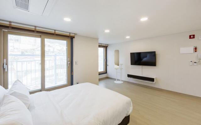 Yeosuya Hostel & Pension