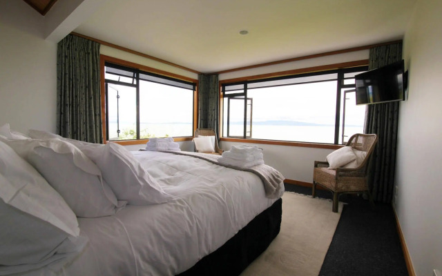 Te Puru Beach Lodge