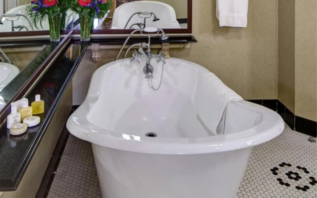 Carnegie Hotel & Spa