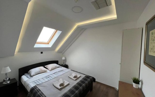 Main Square Apartment