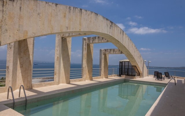 Penthouse con Piscina Privada El Laguito