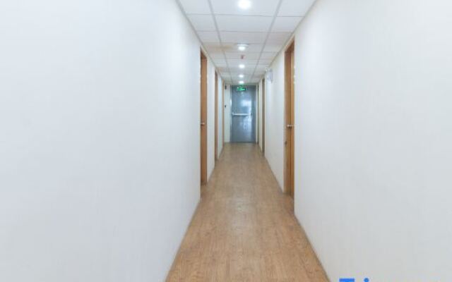 Filmore Suites Makati by RedDoorz