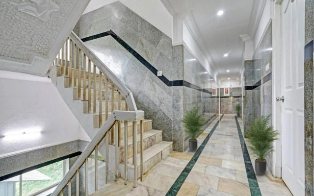 Capital O 93138 Rayan Plaza