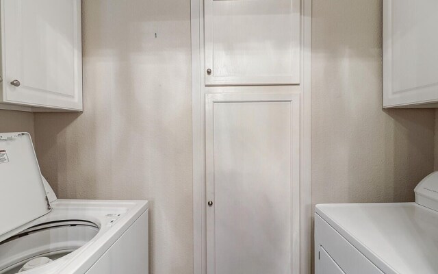 Seashell Memories 2 Bedroom Home by RedAwning