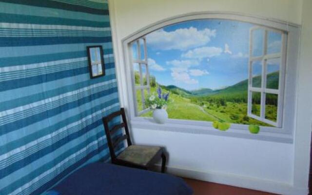 Airport Beach Backpackers