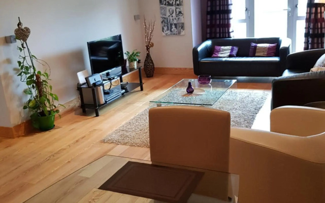 The Courtyard Apartments !!!!